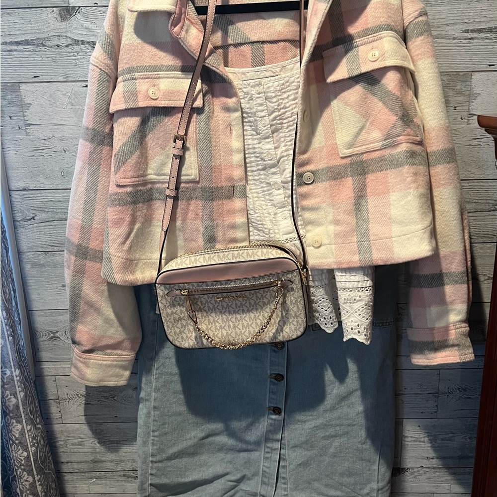 Cute shacket. - Picture 2 of 3